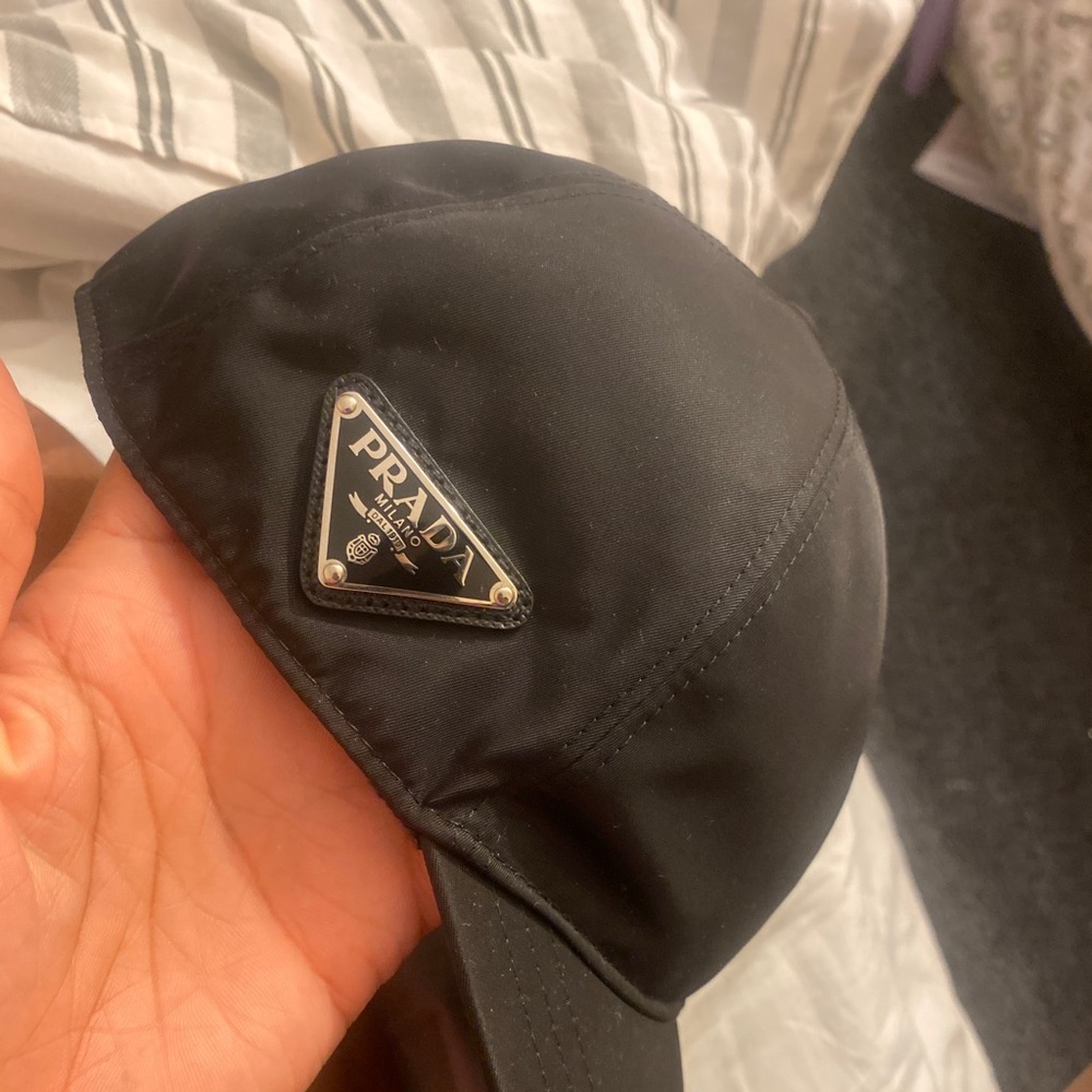 Authentic Prada re- nylon hat size large !! Original price 675